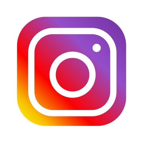  Instagram  estrena formato de fotos y stiker  para etiquetar 