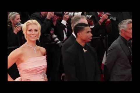 Embedded thumbnail for Tom Cruise llega a la alfombra roja de Cannes para presenta la nueva entrega de la saga &amp;#039;Misión imposible&amp;#039;