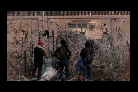 Embedded thumbnail for Migrantes completan cinco días en un campamento en la frontera entre México y EE.UU. por la ley SB4