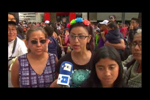 Embedded thumbnail for Los difuntos pasean por Ciudad de México en el macrodesfile de Día de Muertos