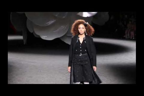 Embedded thumbnail for Chanel cierra la Semana de la Moda de París con un guiño al estilo mod