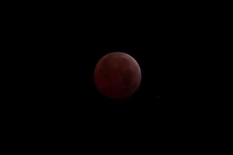 Embedded thumbnail for Latinoamérica es testigo de un eclipse lunar que no se repetirá en dos décadas