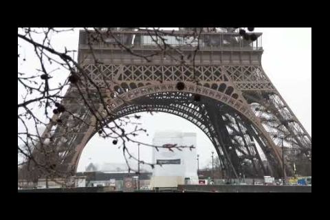 Embedded thumbnail for Los sindicatos denuncian el mal estado de la Torre Eiffel en el cuarto día de huelga