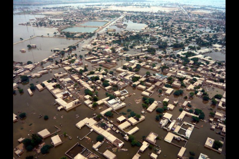 Vista aérea de las zonas más afectadas por las inundaciones en Dera Alayar, en la provincia paquistaní de Balochistan, hoy, 16 de agosto. Pakistán sólo ha recibido 125 de los 459 millones de dólares pedidos por la ONU para los afectados.