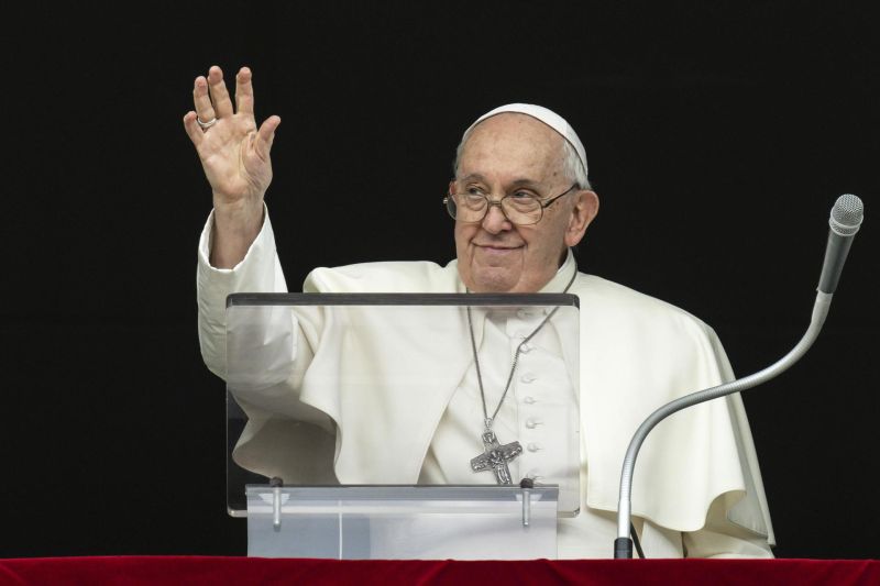 El Papa Francisco dirige la oración del Ángelus 01 121123