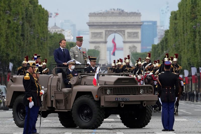 Desfile del Día de la Bastilla en París - 01 - 140721
