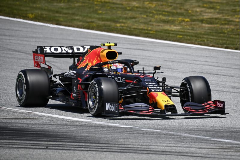 Sergio Pérez de Red Bull Racing -  Gran Premio de Fórmula Uno de Austria - 01 - 030721
