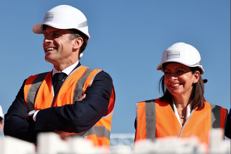 El presidente francés Macron visita los sitios dedicados a los Juegos Olímpicos y Paralímpicos de París 2024 01 141021