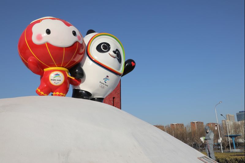 Grandes mascotas instaladas en Beijing antes de los Juegos Olímpicos de Invierno de Beijing 2022 01 - 110122