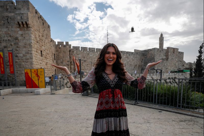 Miss Universo, Andrea Meza recorre la Ciudad Vieja de Jerusalén 01 - 171121
