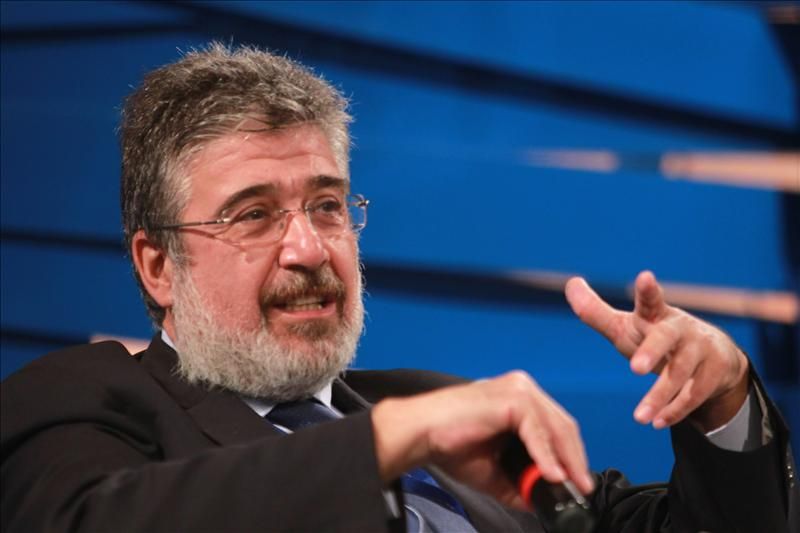 El jefe economista del Banco Interamericano de Desarrollo, José Juan Ruiz, precisó que las causas se encuentran en "factores externos" como la crisis en la zona euro, la volatilidad en los mercados financieros y la desaceleración de la economía china.