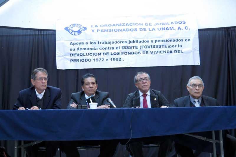 Integrantes de la Organización de Jubilados y Pensionados de la UNAM (OJUPE-UNAM) acusaron a la Secretaría de Hacienda y Crédito Público de utilizar los fondos de pensiones como gasto corriente, al utilizar más del 50% de esos recursos en deuda pública.
