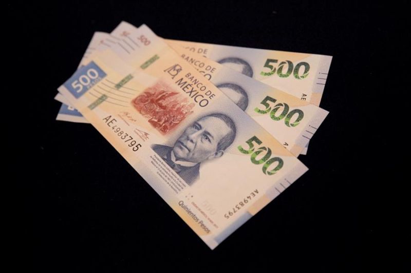 Fotografía de archivo de billetes de 500 pesos en Ciudad de México (México). 