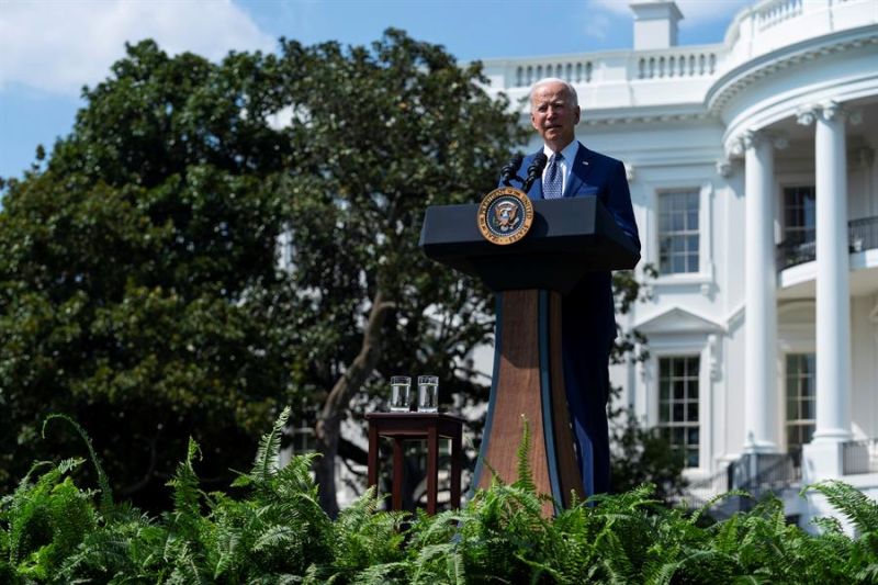 El presidente de EE.UU., Joe Biden, habla, este 5 de agosto de 2021, durante un evento sobre vehículos eléctricos, en la Casa Blanca, Washington. -01 - 060821