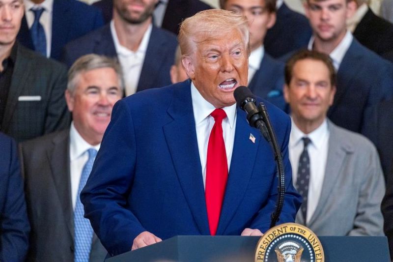 El presidente de EE.UU., Donald Trump, en una fotografía de archivo. EFE/SHAWN THEW 01090425