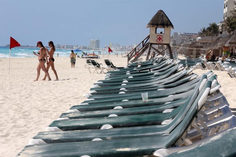 Vista general de una playa del balneario de Cancún, en el estado de Quintana Roo (México).