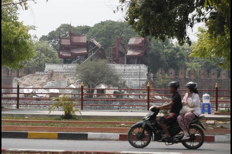 EFE/EPA/NYEIN CHAN NAING