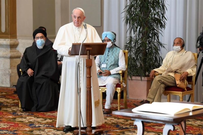El papa Francisco 01 041021