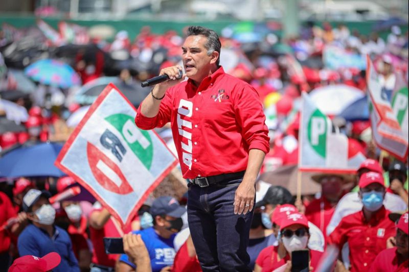 El líder nacional del PRI, Alejandro Moreno.