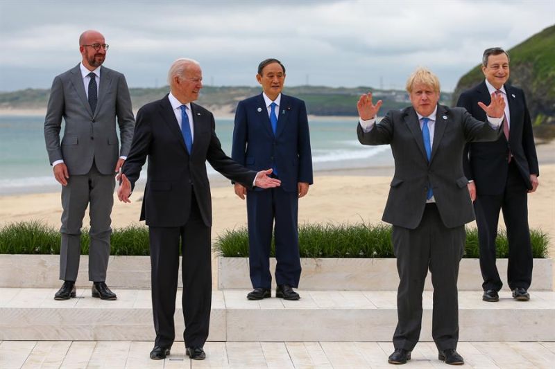 Imagen de (i-d) Charles Michel, presidente del Consejo Europeo, el presidente estadounidense Joe Biden, Yoshihide Suga, el primer ministro de Japón, Boris Johnson, el primer ministro del Reino Unido, Mario Draghi, primer ministro de Italia.