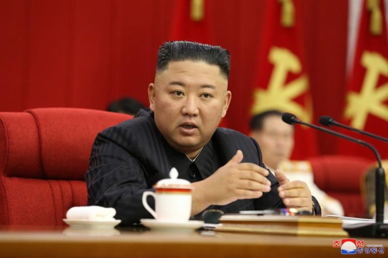 El líder de Corea del Norte, Kim Jong-un, durante su intervención en una reunión plenaria del partido único norcoreano en Pyongyang.