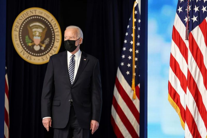El presidente de Estados Unidos, Joe Biden, llega para hablar en conferencia de prensa en la Casa Blanca en Washington (EE.UU.), este 12 de mayo de 2021. 