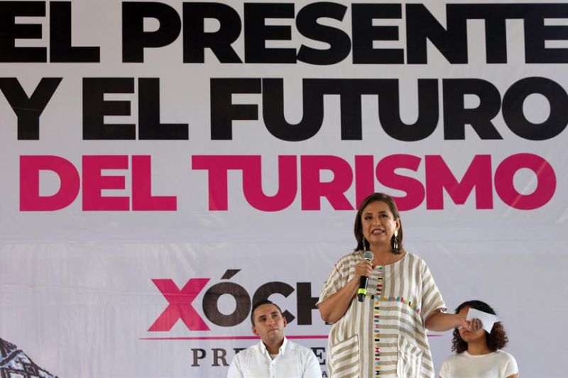 La candidata a la presidencia de México por la coalición opositora 'Fuerza y Corazón por México', Xochitl Gálvez, fue registrada este sábado, 16 de marzo, durante un acto de campaña, en Cancún (estado mexicano de Quintana Roo). EFE/Alonso Cupul 01 180324