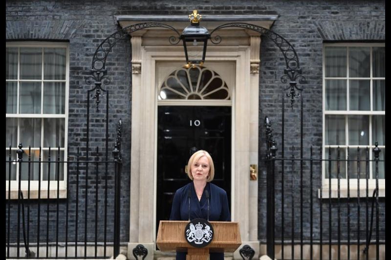 La primera ministra británica, Liz Truss, anunció este jueves su dimisión. 01 201022