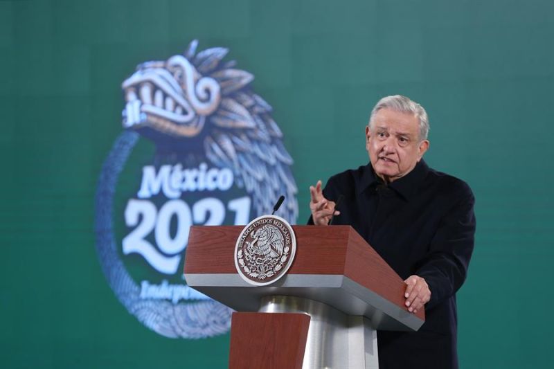 El presidente de México, Andrés Manuel López Obrador, habla hoy durante una rueda de prensa en Palacio Nacional, en la Ciudad de México (México).