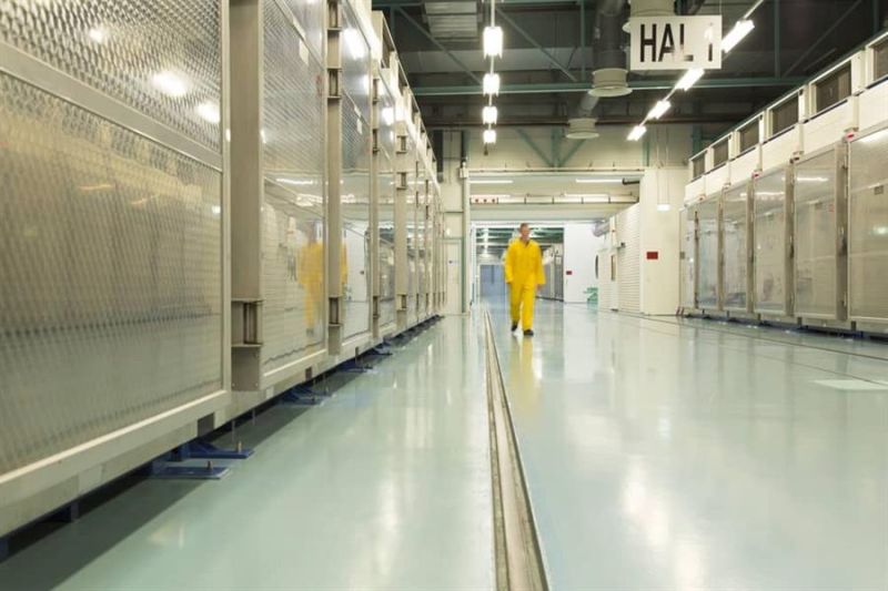 Imagen faciitada por el Organismo iraní de Energía Atómica del interior de la central nuclear de Fordo.