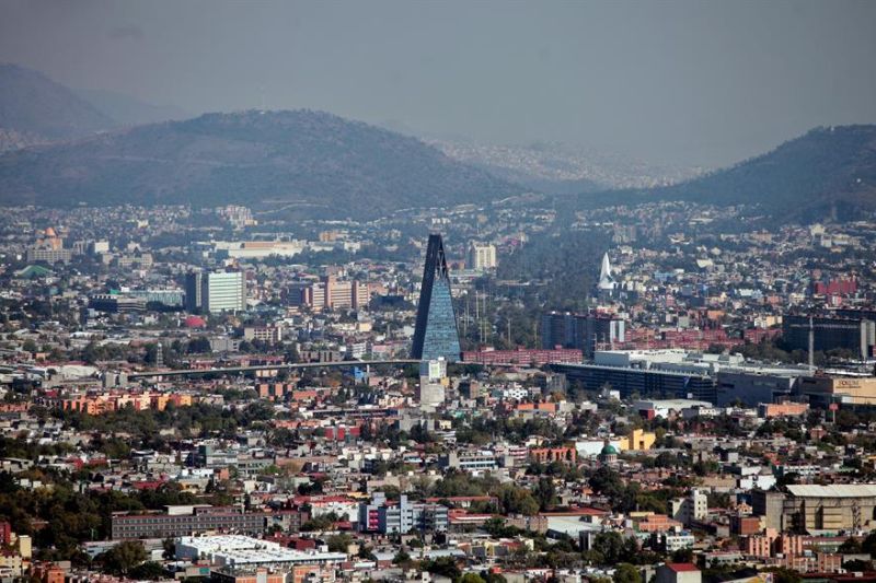 Fotografía de archivo fechada el 1 de diciembre de 2016 de una vista panorámica de la Ciudad de México. 
