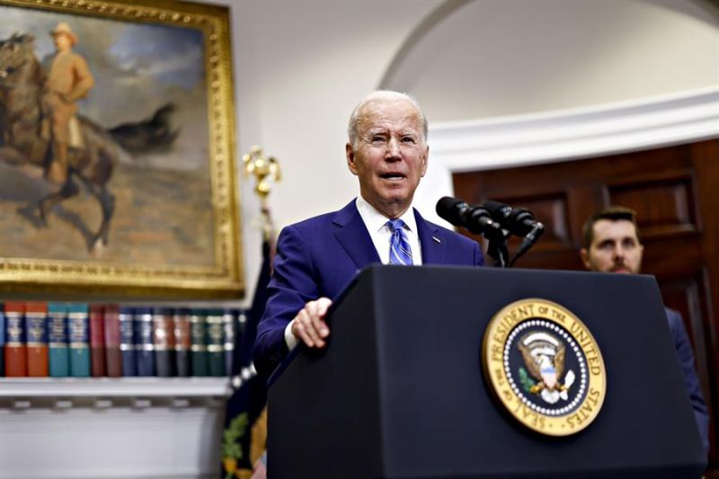 Fotografía de archivo en la que se registró al presidente de Estados Unidos, Joe Biden, durante una alocución pública, en el salón Roosevelt de la Casa Blanca, en Washington DC (EE.UU.).