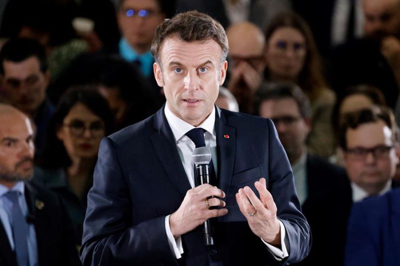 Imagen de archivo de Emmanuel Macron.) EFE/EPA/LUDOVIC MARIN / POOL 01 220323