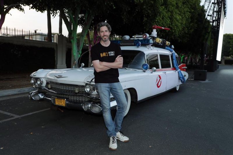 Fotografía cedida hoy por Sony Pictures donde aparece Jason Reitman, director de la película "Ghostbusters: Afterlife", que llegará a las salas estadounidenses el viernes 19 de noviembre. EFE/ Sony Pictures/ Eric Charbonneau