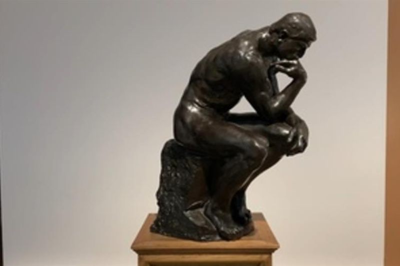 Un ejemplar de la obra El Pensador realizada por el escultor francés Auguste Rodin se subastó este jueves en París por 11,139 millones de euros, incluyendo gastos y comisiones. indicó la casa Christie's. EFE/José Manzaneque