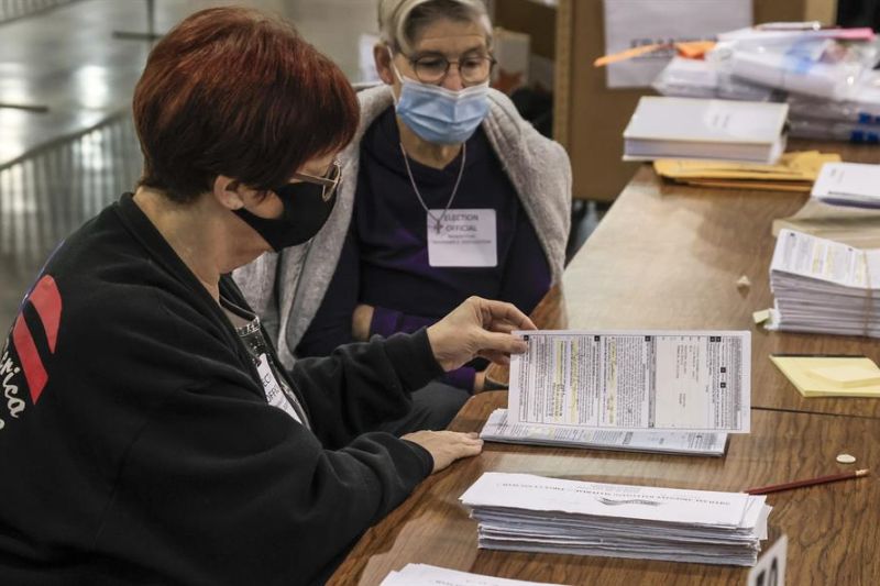 El anuncio se dio poco después de que la Comisión Electoral de Wisconsin confirmara el escrutinio final de las elecciones presidenciales que dan como ganador a Biden con una ventaja de cerca de 20,700 votos sobre Trump.