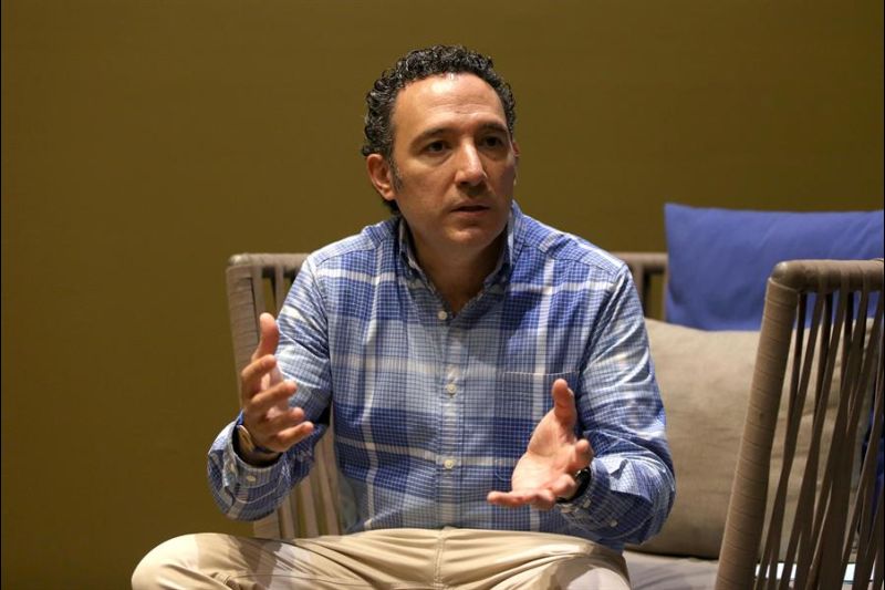 El fundador y director general en Central Media, Enrique Culebro, habla en entrevista con Efe, el 20 de mayo de 2022, en un hotel de Playa del Carmen, estado de Quintana Roo (México). EFE/ Alonso Cupul