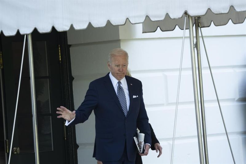 El presidente de los Estados Unidos, Joe Biden sale de la Casa Blanca en Washington, DC, EE. UU.  01 180522