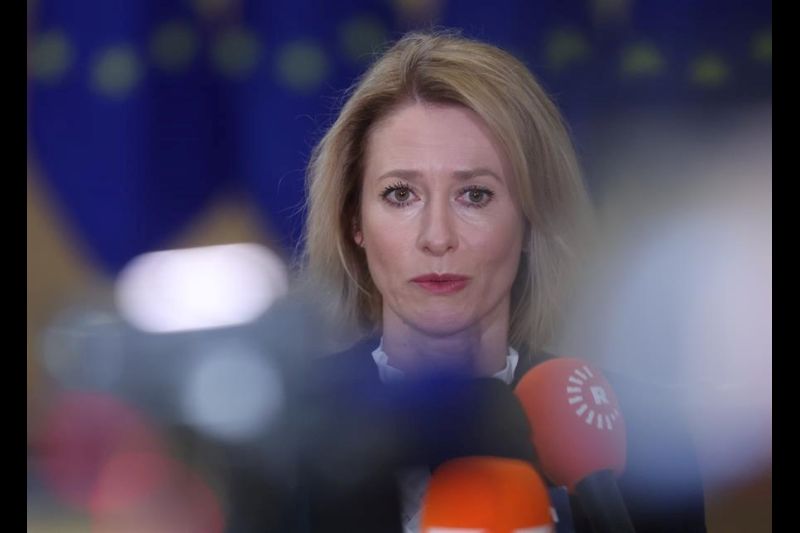 Política de Seguridad, Kaja Kallas, habla con los medios mientras asiste al Consejo de Asuntos Exteriores en la sede de la UE en Bruselas, Bélgica, 27 de enero de 2025. EFE/EPA/OLIVIER HOSLET  01280125