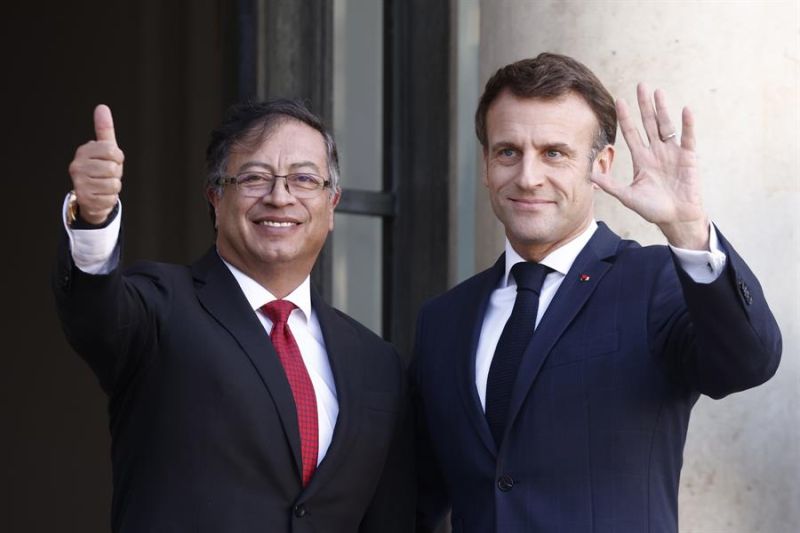 Emmanuel Macron y Gustavo Petro 01 111122