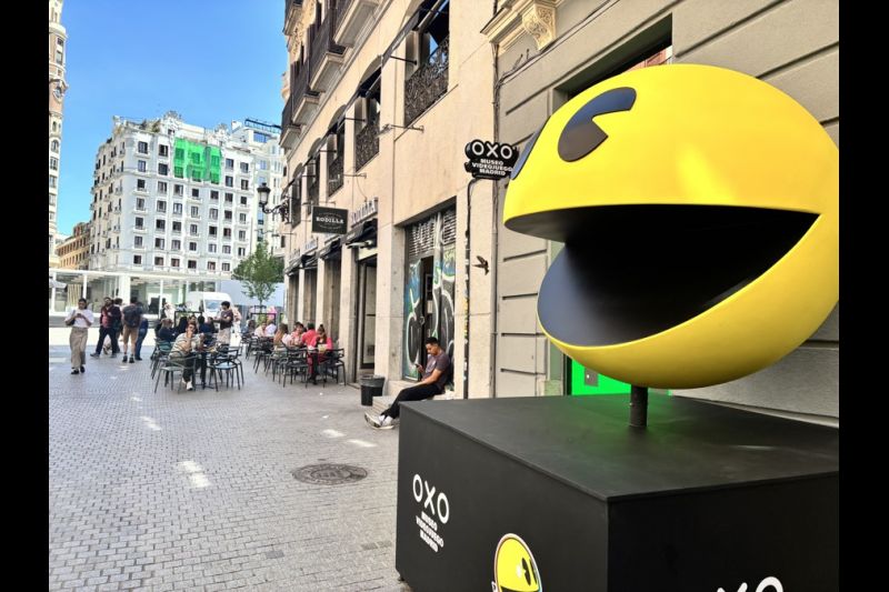 El logo del 'comecocos' en un calle de Madrid. EFE/Javier Picazo Feliú.