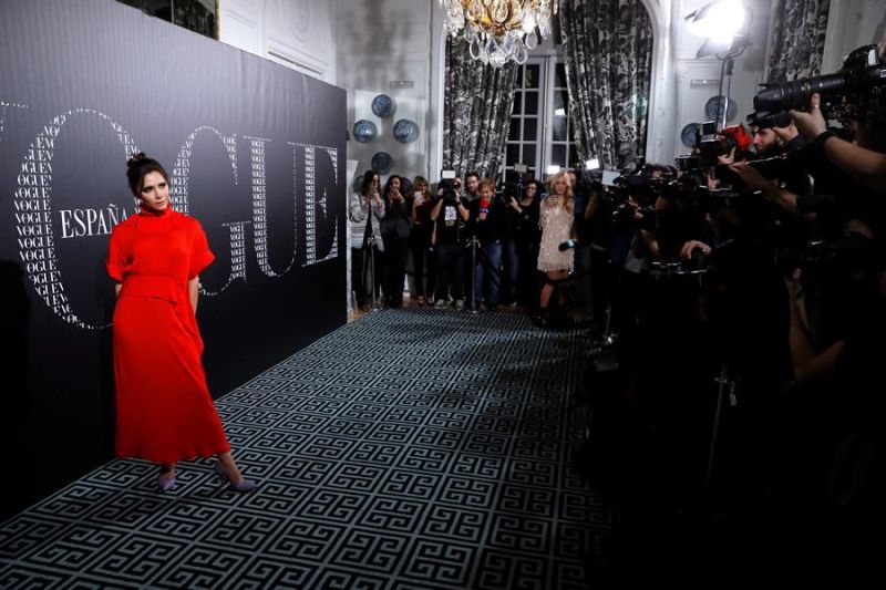 Fotografía de archivo de la ex estrella del pop británica y personalidad de televisión Victoria Beckham a su llegada a la cena que la revista Vogue organiza en su honor, en 2018, en Madrid (España). EFE/Juan Carlos Hidalgo
