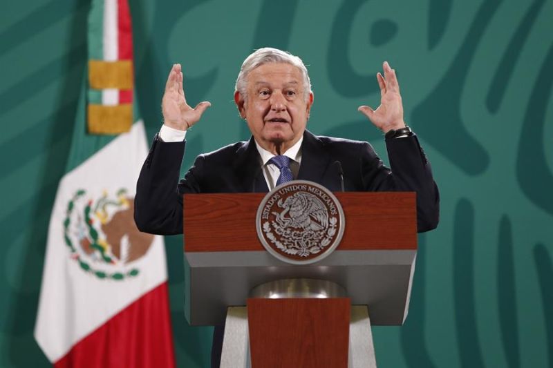 El mandatario mexicano Andrés Manuel López Obrador, hoy durante una rueda de prensa matutina en Palacio Nacional, en la Ciudad de México. 