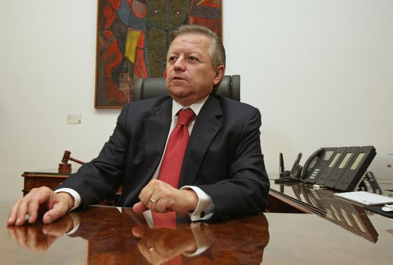 Fotografía de Archivo del 12 de noviembre de 2015 que muestra al presidente de la Suprema Corte de Justicia de México, Arturo Zaldívar, durante una entrevista con Efe, en la Ciudad de México (México).