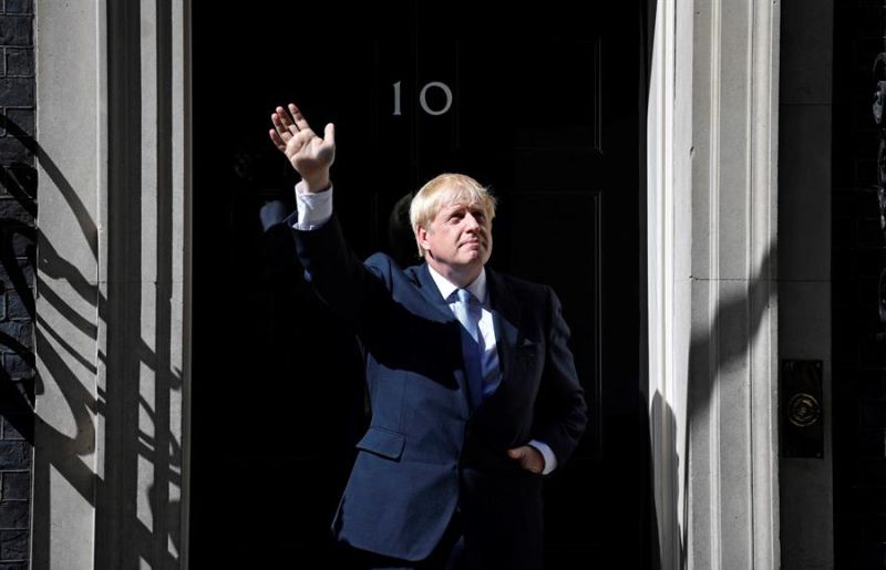 Fotografía de archivo fechada el 24 de julio de 2019 que muestra al primer ministro británico, Boris Johnson, delante del número 10 de Downing Street.