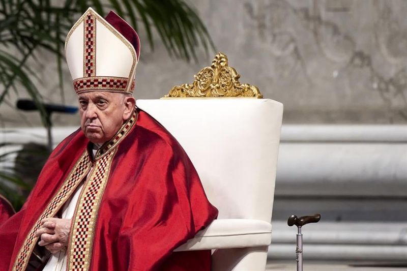 El papa Francisco este domingo en la Basilica de San Pedro. EFE/EPA/ANGELO CARCONI