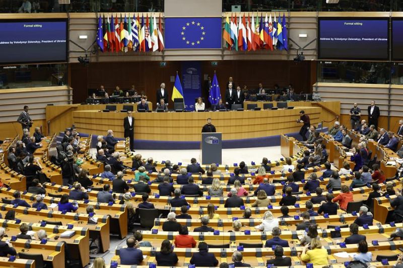 El presidente de Ucrania, Volodimir Zelenski, este jueves en el pleno del Parlamento Europeo. 01 090223