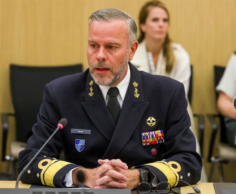 El presidente del Comité Militar de la OTAN, el almirante Rob Bauer, durante una conferencia de prensa en Bruselas, Bélgica, el 3 de julio de 2023. EFE/EPA/OLIVIER HOSLET 01 030723