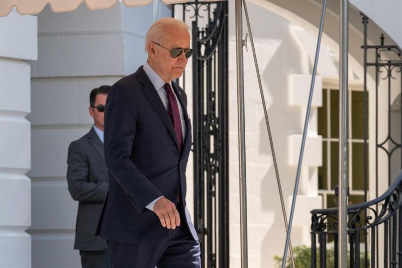 El presidente de Estados Unidos, Joe Biden, fue registrado este martes a su salida de la Casa Blanca, en Washington DC (EE.UU.).