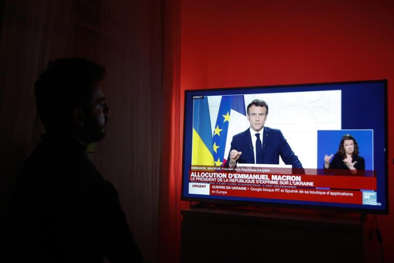 El presidente francés, Emmanuel Macron, en una intervención televisada sobre la situación en Ucrania este pasado miércoles. 01 030322